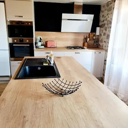 Au Coin Des Amis Hébergement de vacances *